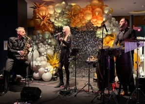 À propos de la musique – sax o’ conga avec Tanja Dankner ou Nyssina