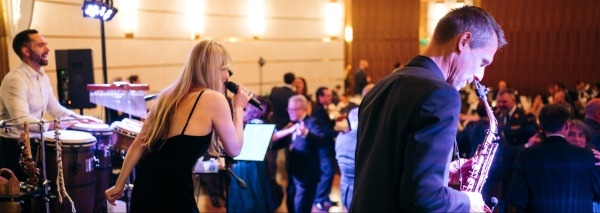 À propos de la musique – sax o’ conga avec Tanja Dankner ou Nyssina