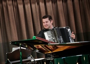 Akkordeonist Mariusz Chrzanowski