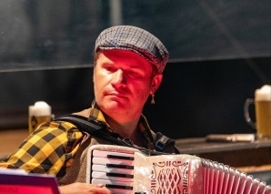 Akkordeonist Mariusz Chrzanowski
