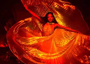 Ailin: Bellydance fusion show with fantasy elements and fire