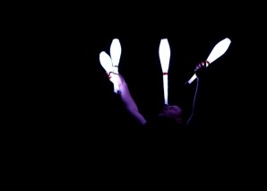 LED-Show mit dem Weltrekord-Jongleur