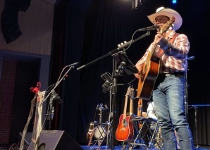 Dolli - Country Music