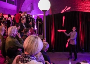 Walk-Act und Strassen-Show mit dem Weltrekord-Jongleur