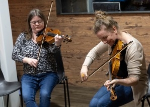 Duo MEERSAITIG – Fiddle music from Switzerland and Europe