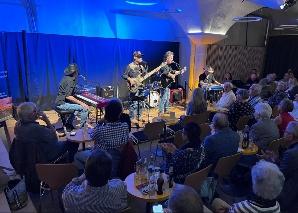 Chris Regez - Country, Rock 'n' Roll, Oldies, and Blues