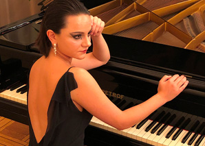 Brigitte Subkov – Pianistin für jeden Anlass