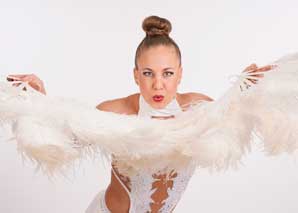 Corinne Mathis – Akrobatik und Tanz