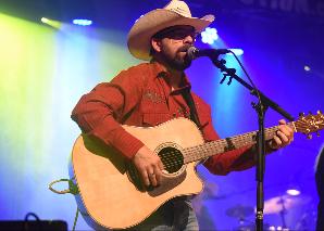 Dolli – Country Music