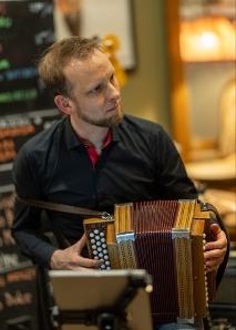 entweder-aber - soit la musique populaire, mais autrement