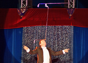 Andreas Martines – Balancekünstler