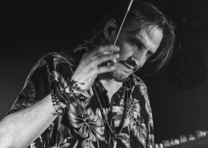Dulcimer sounds with Ephraim Salzmann