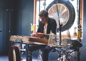 Dulcimer sounds with Ephraim Salzmann