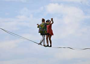 Hochseilakt auf der Slackline