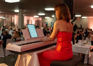 Lisa Maria – professional wedding pianist