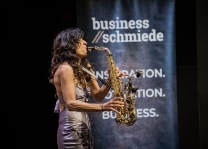 Keeshea – Saxophon und Gesang