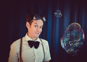 Seifenblasen-Show mit Professor Bubbles