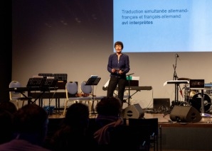 Myriam Holzner - présentatrice multilingue pour discussions et événements