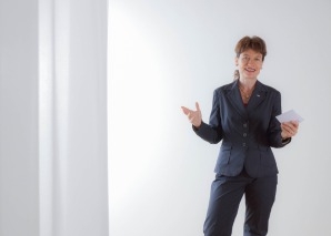 Myriam Holzner - présentatrice multilingue pour discussions et événements