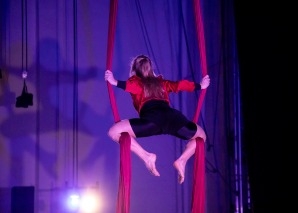 Mia Farbenfroh - aerial acrobatics and fire shows
