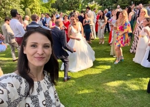 Naomi Ben – Zeremonienleiterin, Sängerin und DJane