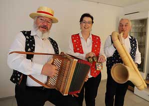 Röschtigrabe group – pure folk music