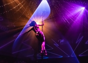 Sheila Nicolodi – Pole-Akrobatik