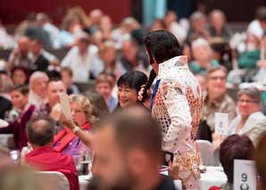 Elvis-Show mit Tommy King