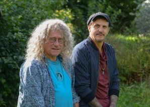 Ueli von Allmen und Ephraim Salzmann – Weltmusik aus den Bergen