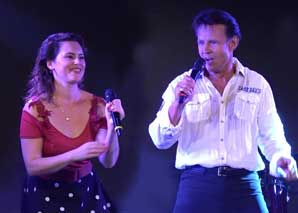 Mark Dean und Rahel Baer: Vintage-Hits und Rock'n'Roll-Show