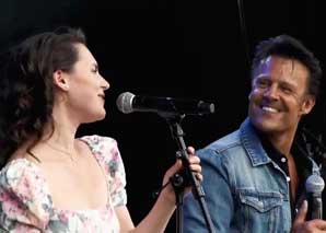 Mark Dean und Rahel Baer: Vintage-Hits und Rock'n'Roll-Show