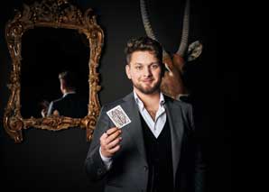 Magician Josh Hedera