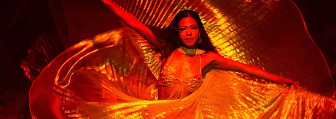 Ailin : Bellydance Fusions Show avec des éléments fantastiques et du feu