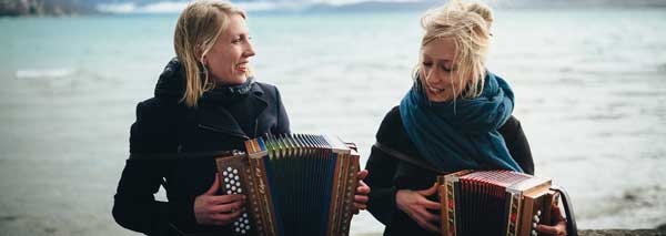 Evelyn & Kristina Brunner – überraschend neue Volksmusik