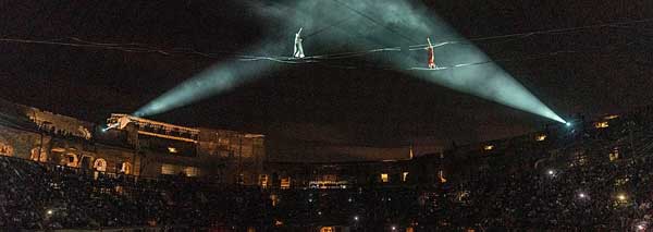 Hochseilakt auf der Slackline