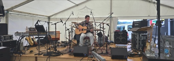 Jim Creard – One Man Band