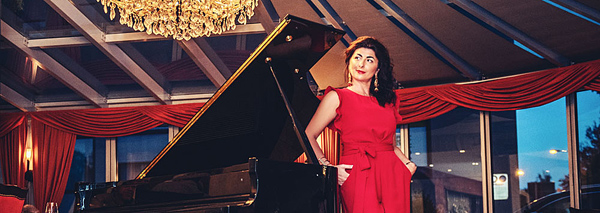 Gabriela Gini – Piano und Gesang