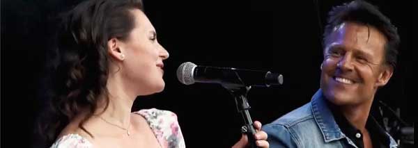 Mark Dean und Rahel Baer: Vintage-Hits und Rock'n'Roll-Show