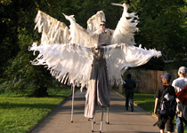 Walk-Acts - theatrical figures on stilts