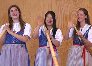 The Alpine Sisters - the Alphorn Trio