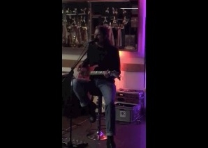 Gery Gatfalvi - guitariste et chanteur virtuose