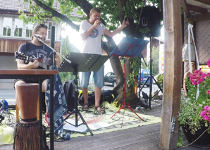 The living jukebox - acoustic music at its best