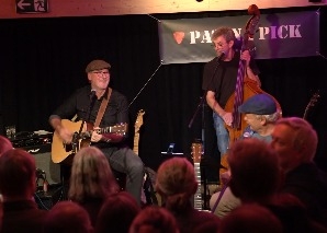 Patina Pick – Blues und Singer-Songwriter-Stücke